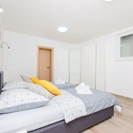 New - Apartman M & M سبليت